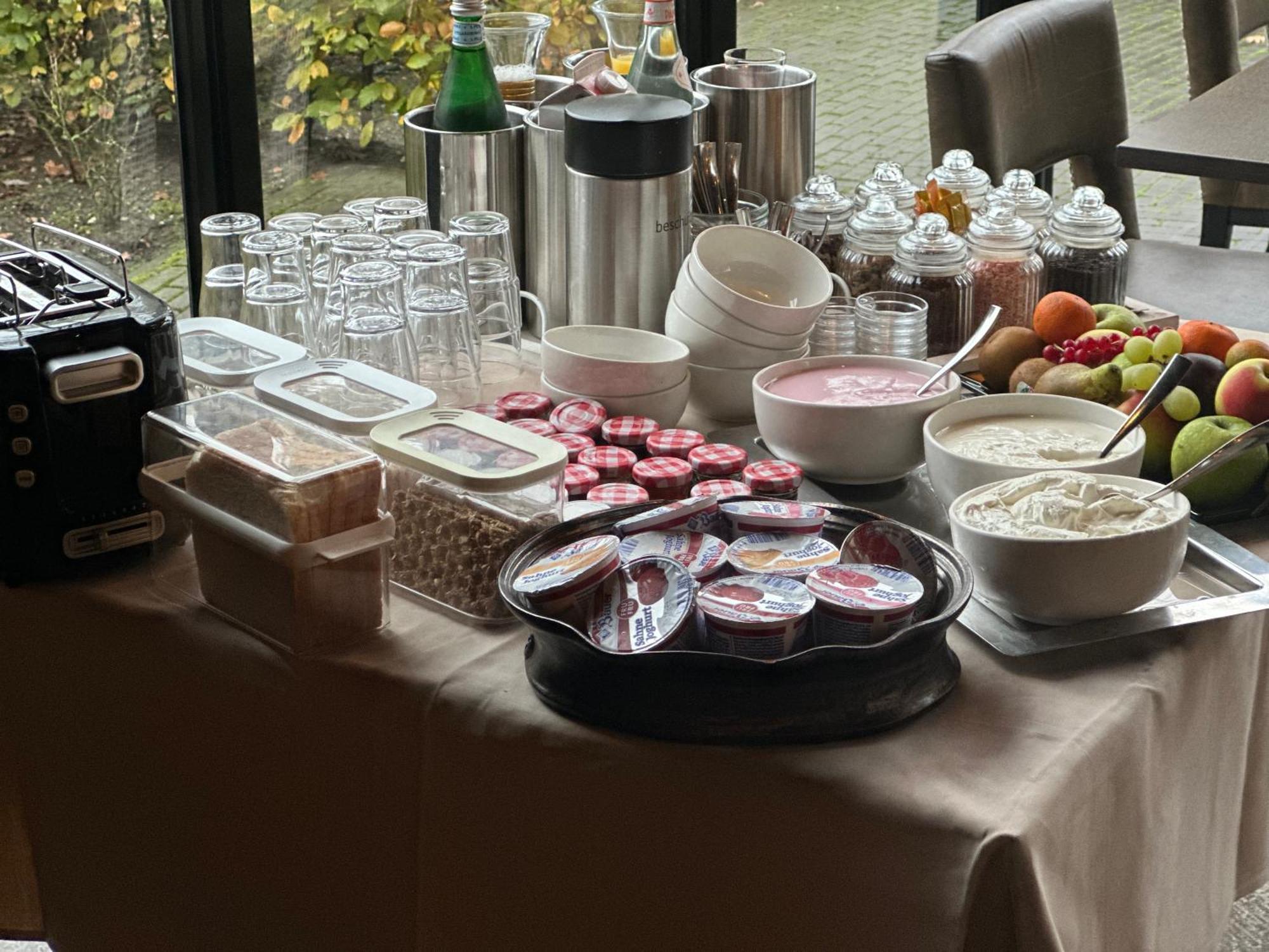 Hotel Restaurant Het Witte Paard デルデン エクステリア 写真