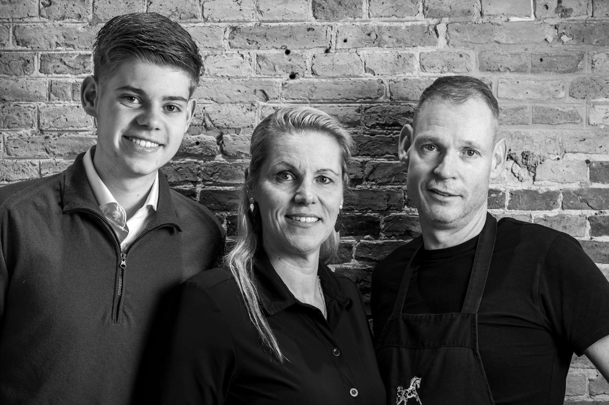 Hotel Restaurant Het Witte Paard デルデン エクステリア 写真